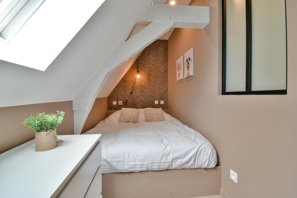 Residence Jean Hardy - Hyper Centre, Parking Gratuit, Wifi, Clim, Gare Valenciennes Buitenkant foto