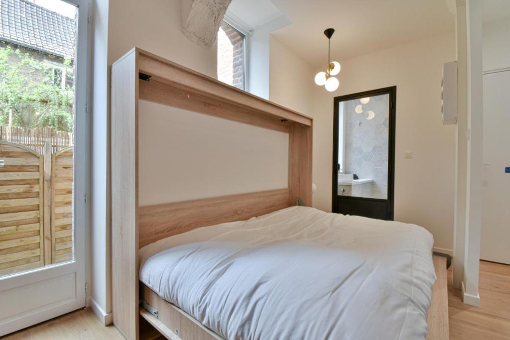 Residence Jean Hardy - Hyper Centre, Parking Gratuit, Wifi, Clim, Gare Valenciennes Buitenkant foto