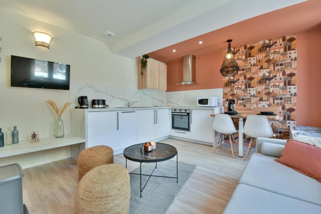 Residence Jean Hardy - Hyper Centre, Parking Gratuit, Wifi, Clim, Gare Valenciennes Buitenkant foto