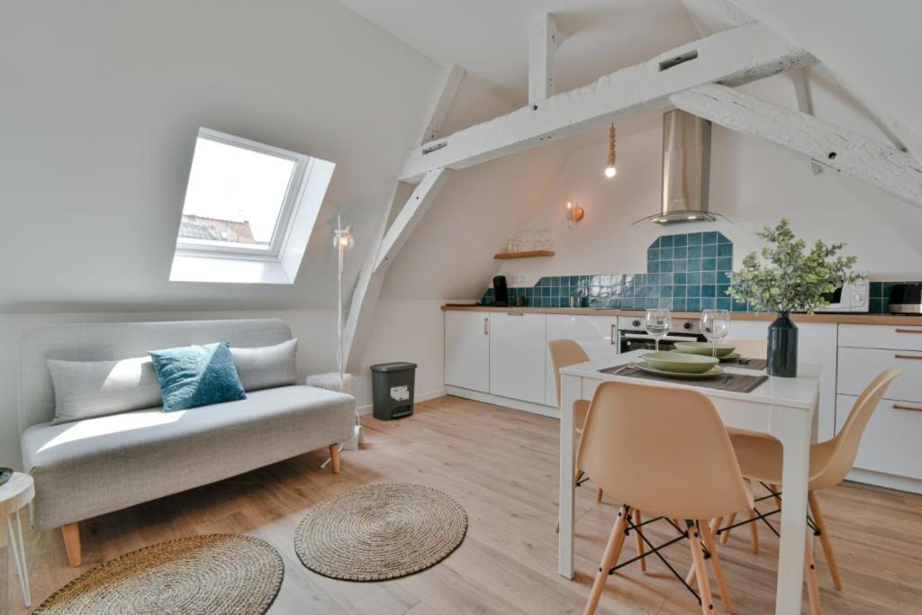 Residence Jean Hardy - Hyper Centre, Parking Gratuit, Wifi, Clim, Gare Valenciennes Buitenkant foto